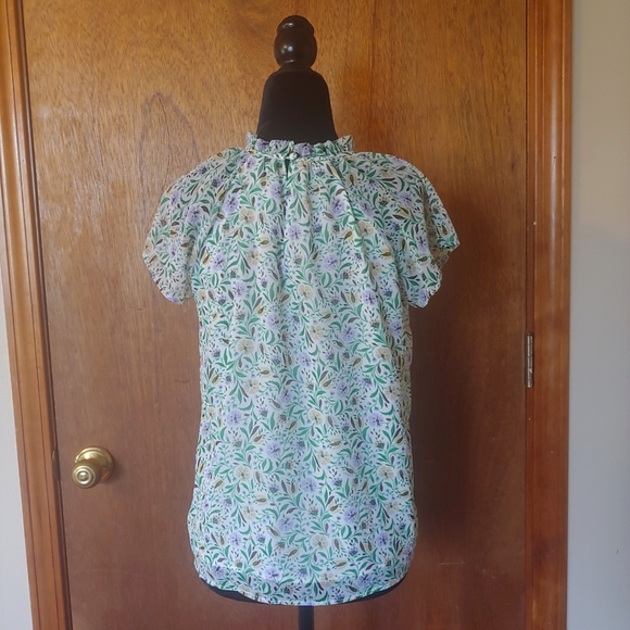 NWT Ann Taylor Green Floral Reglan Flutter Short Sleeve Blouse Top Petite XS - Picture 4 of 9
